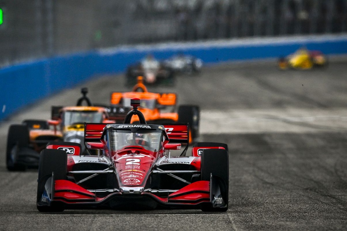 Canvi de Guio Inesperat a Milwaukee: La Cursa 2 de l'IndyCar Avança a la Cursa 1