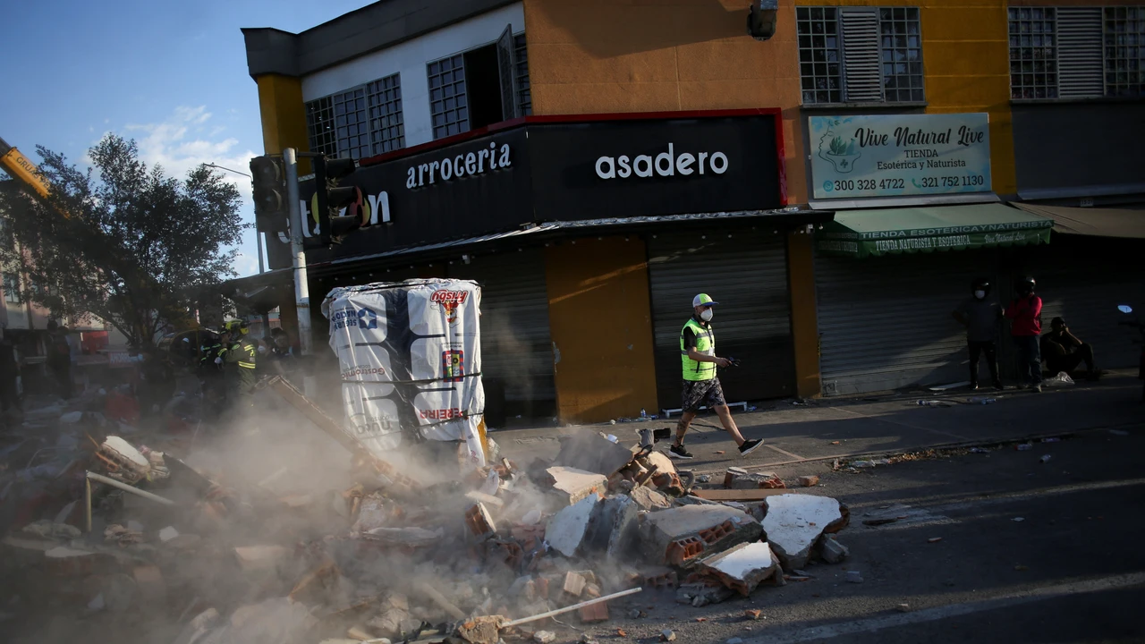Colòmbia en Ruïnes: Una Nació Sota els Escombres Mentre la Solidaritat Global S'Activa